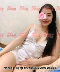 Cát Chính - Mợ đẹp Long An cần người nâng niu!