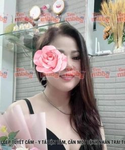 Chị đẹp Tuyết Cẩm - Y tá tận tâm, cần một bệnh nhân trái tim