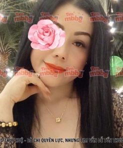 Tăng Thùy Huệ - Bà chị quyền lực, nhưng tim vẫn dễ tổn thương