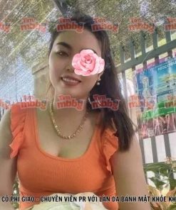 Quý cô Phi Giao - Chuyên viên PR với làn da bánh mật khỏe khoắn